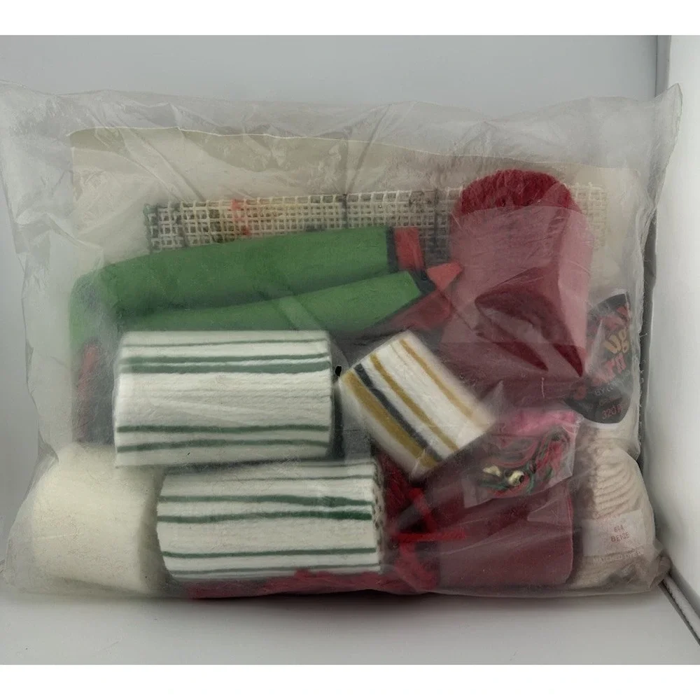 The Creative Circle‎ - 2189 Mrs. Santa - Embroidery Kit - Made in USA - Vintage